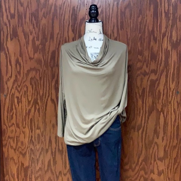 Azules Gathered V Neck Blouse - Picture 1 of 6